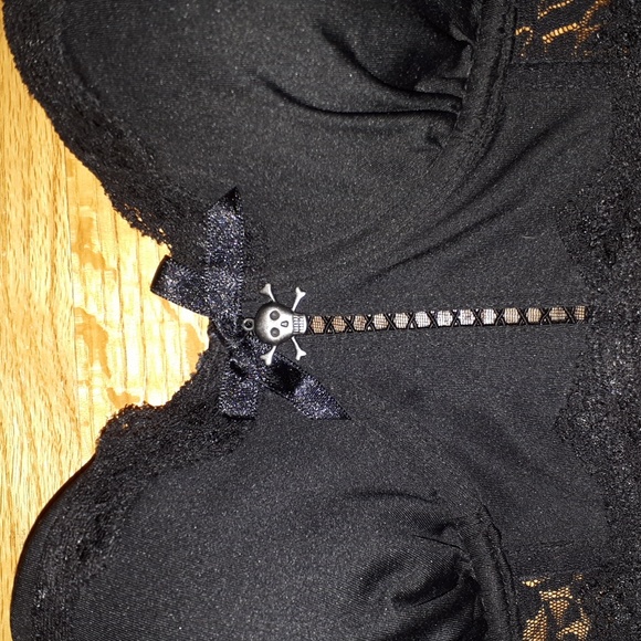 Material girl black skull detail bra 34C - Picture 2 of 5